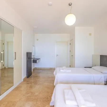 Villa Everes